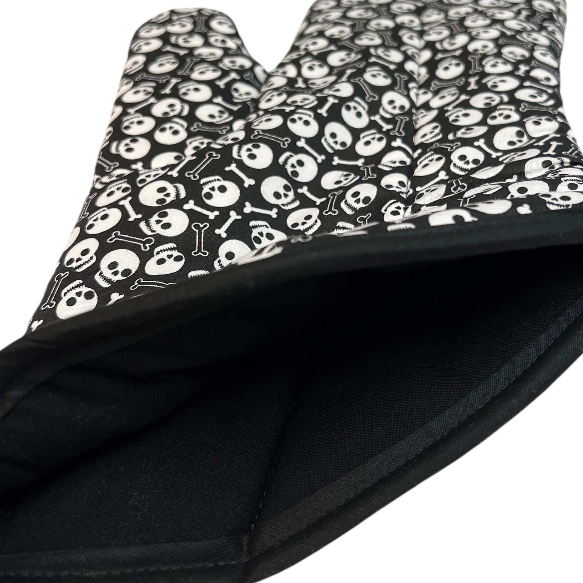 Skullicious Oven Mitt