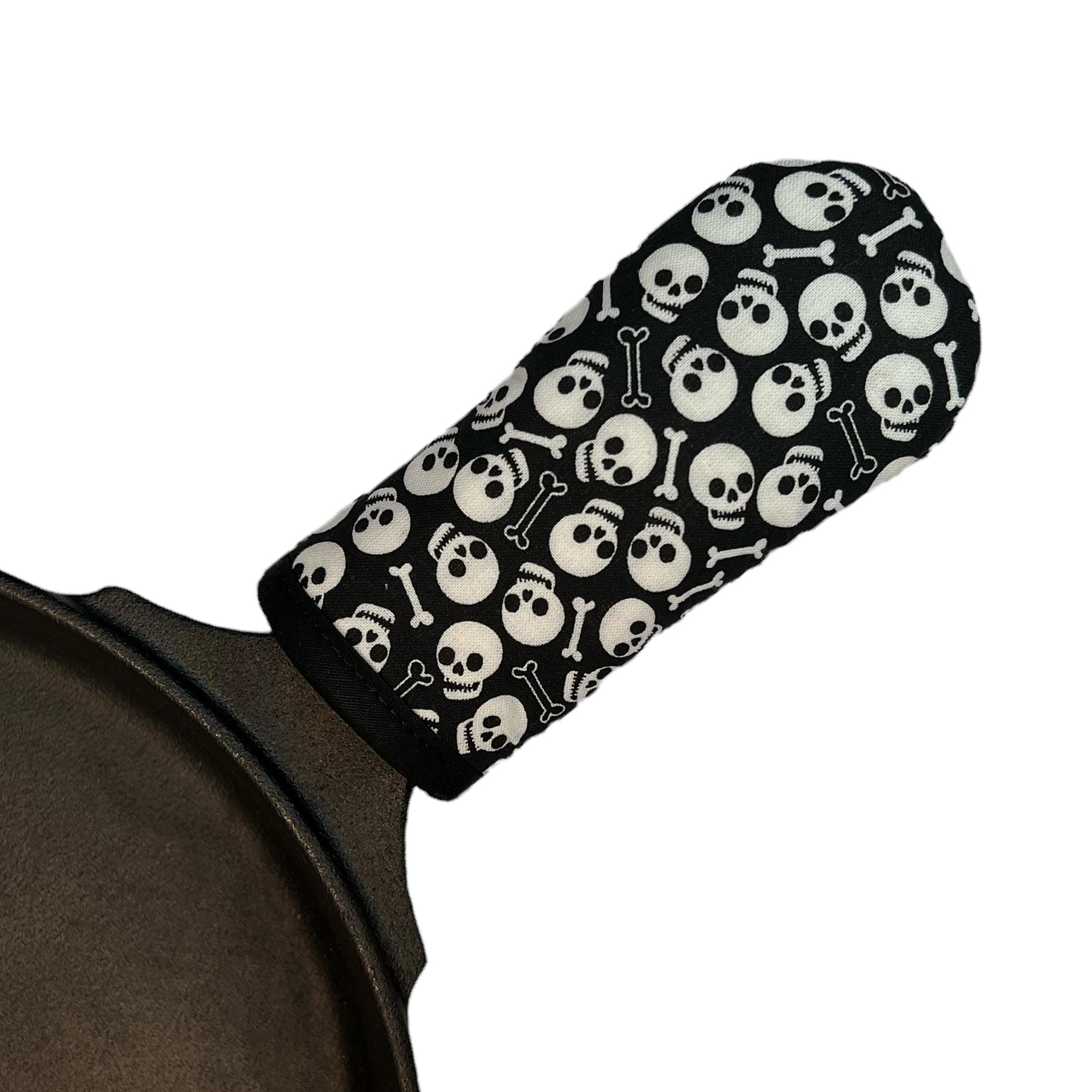 Skullicious Cast Iron Skillet Mitt