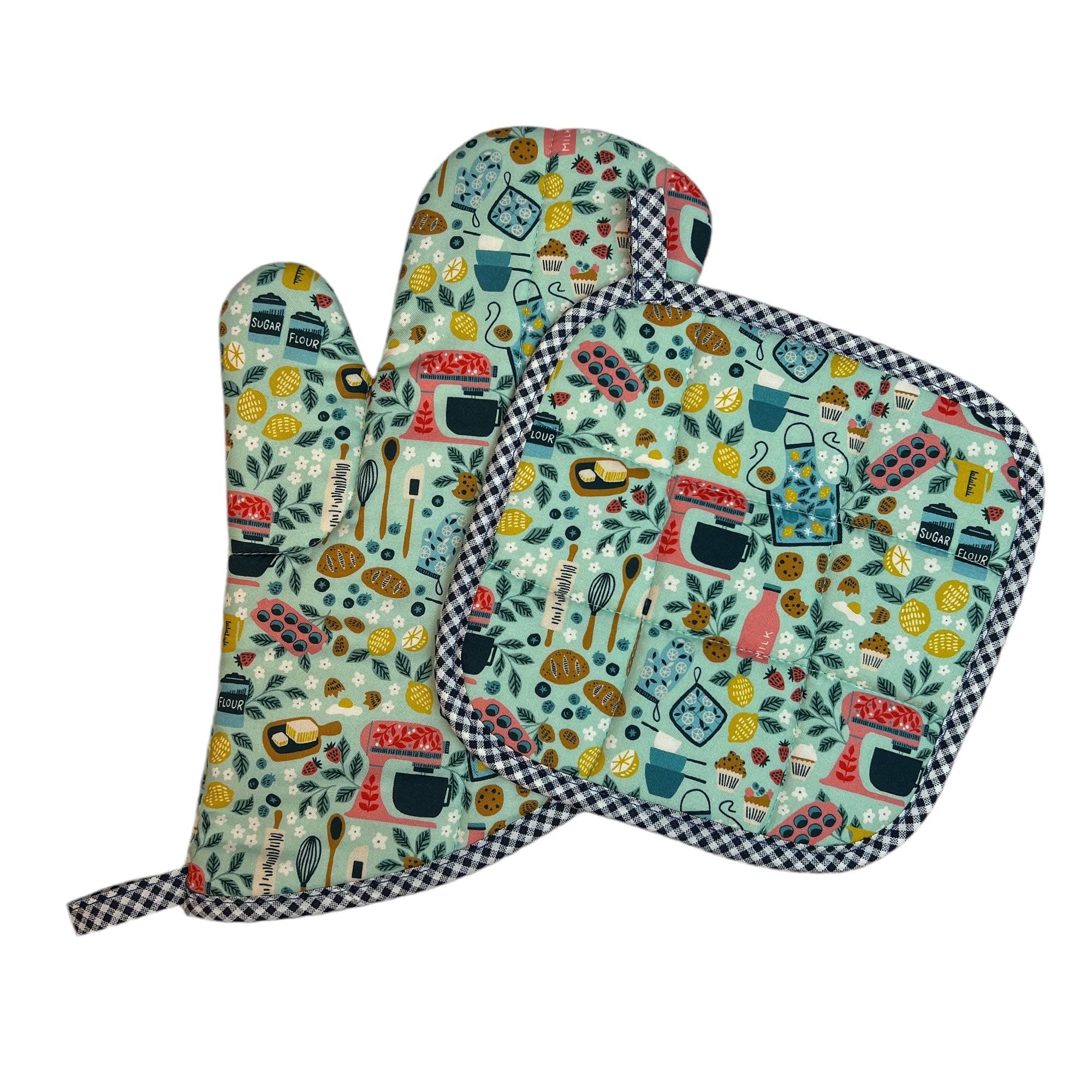 Bake Shop Mitt Set