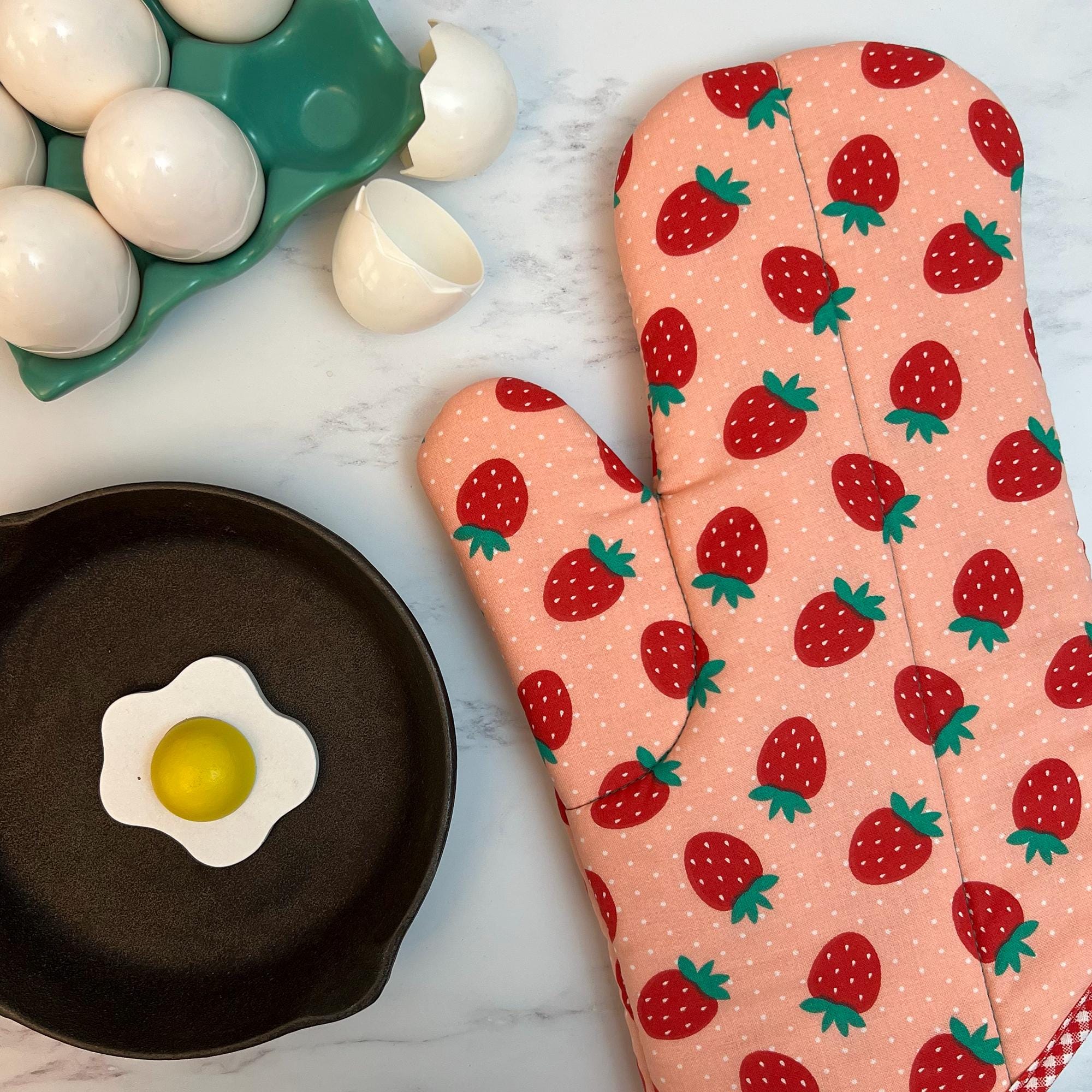 Berrylicious Oven Mitt